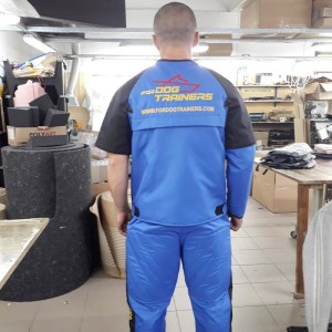 защитный голубой костюм для тренировки собак